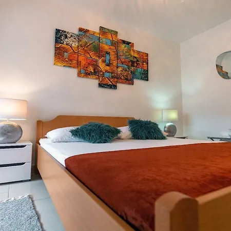 Ivan Apartment *