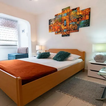 Ivan Apartment *